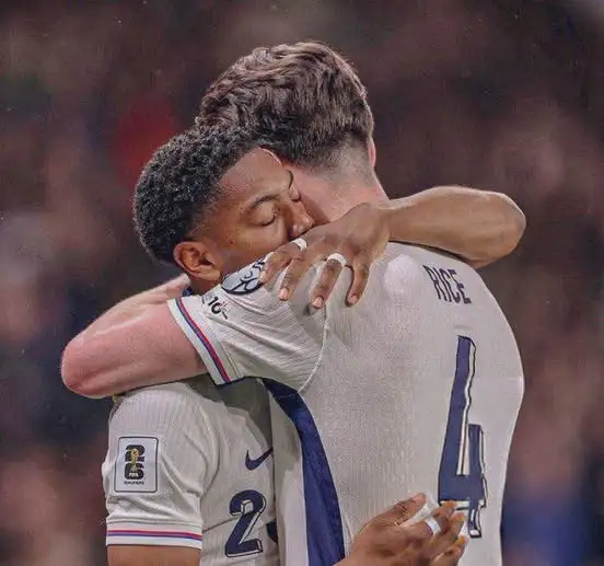 Declan Rice Labels 18-Year-Old Lewis-Skelly 'Fearless' – Why He’s the Future of Football 1 Myles Lewis Skelly & Declan Rice