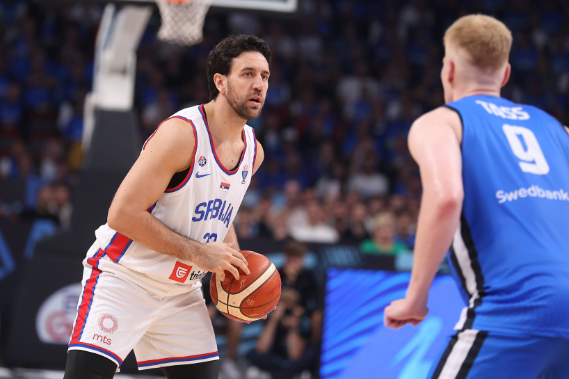 Vasilije Micic Eases Injury Fears After Scare in Serbia’s Win Over Czechia 1 Vasilije Micic in attack at FIBA EuroBasket 2025