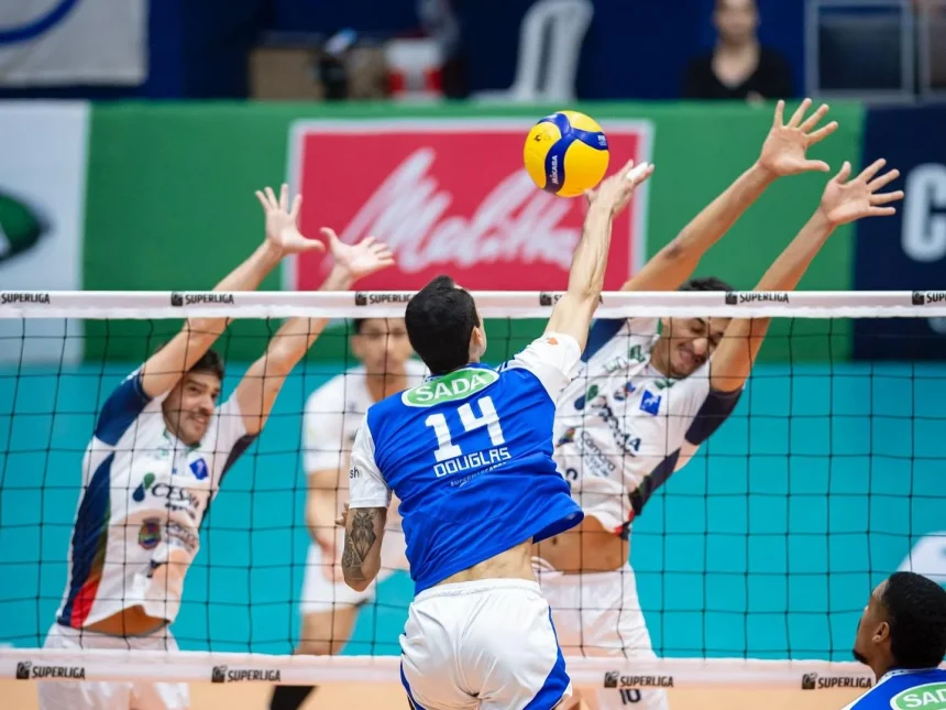 Sada Cruzeiro Opens Superliga Season with Win Over Juiz de Fora 1 Douglas Souza in attack